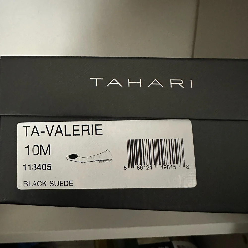 Tahari Black Velvet Flats with Ornate Design
Size 10M - Picture 3 of 5